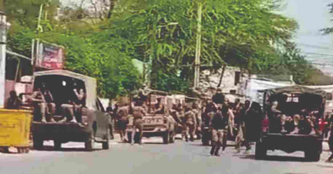 Army outside Bahawalnagar Police Station